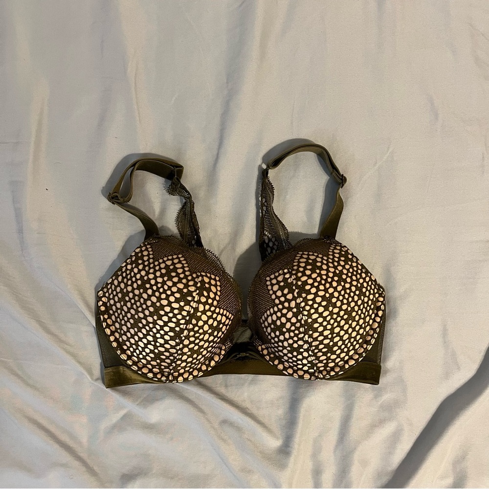 ❌SOLD❌ NWOT Victoria’s Secret Very Sexy Lace Push Up Bra